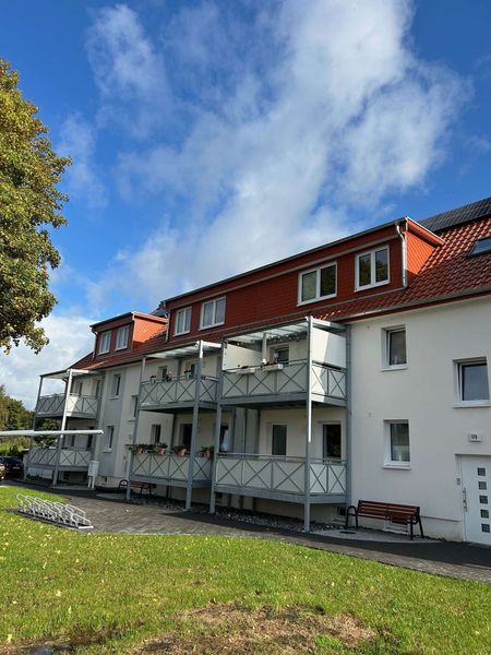 Vogelsang - 2-Raum DG-Wohnung * offene Küche * Bad mit DU